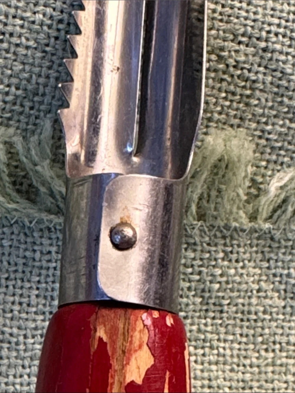 Red Handled Combination Peeler - Classic Vintage Kitchen Tool